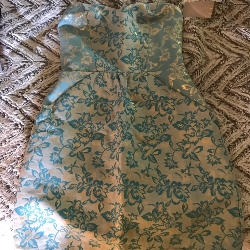Urban outfitters sweetheart neckline formal dress